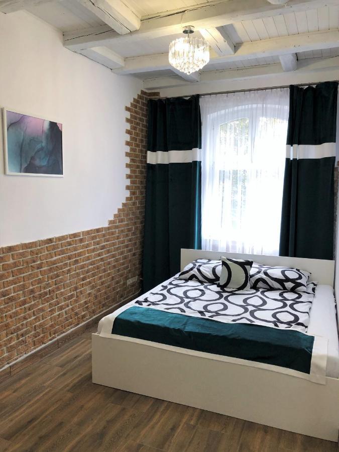 Kaliny Apartamenty Wanny Z Hydromasazem Chorzow Exterior photo